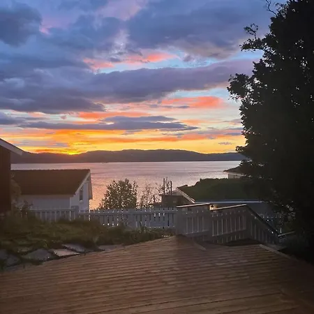 Holiday Home - Seaview Rental 特隆赫姆